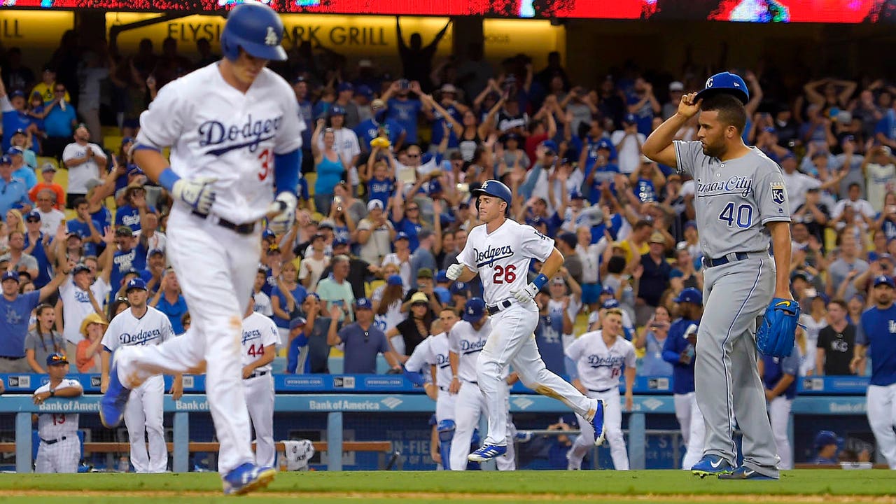 Royals fall 5-4 to Dodgers on walk-off walk